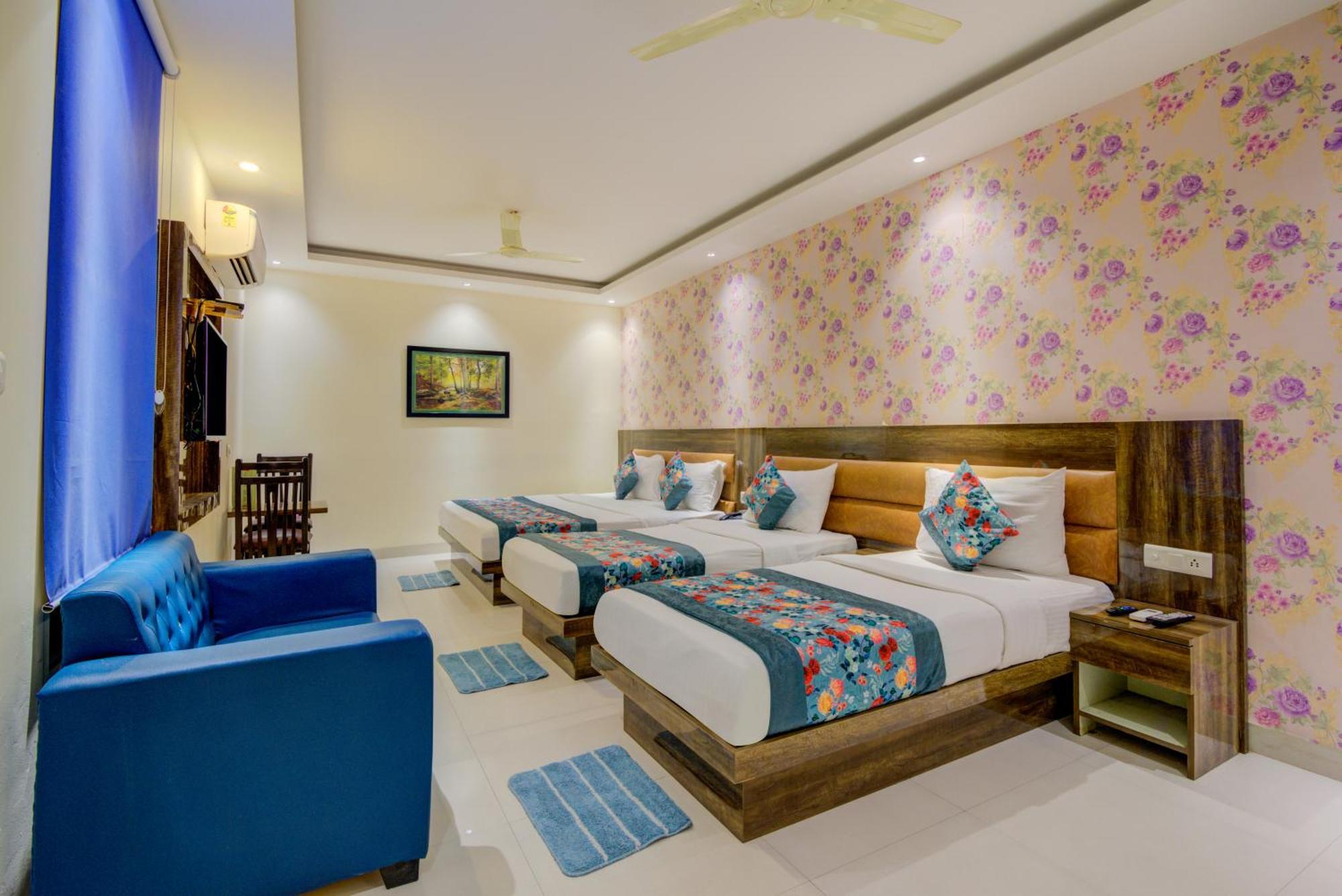 Hotel Smart Plaza By Smart Group New Delhi Exterior photo